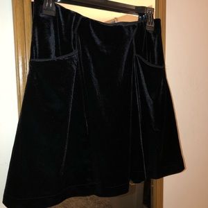 Velvet A-line skirt with pockets
